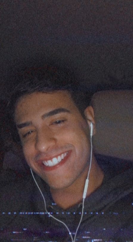 <em>Carlos Mendez</em>